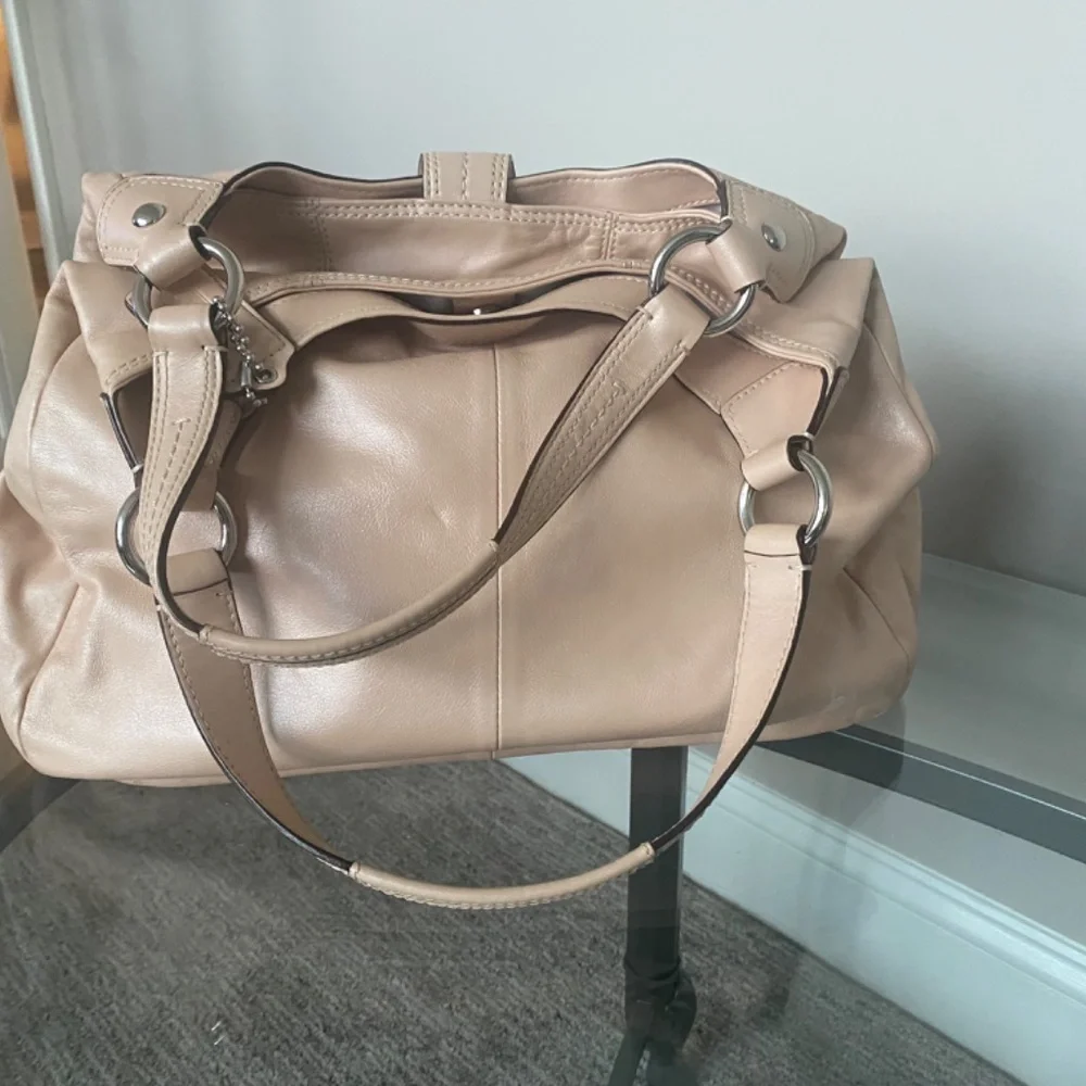 Coach purse - Picture 2 of 11